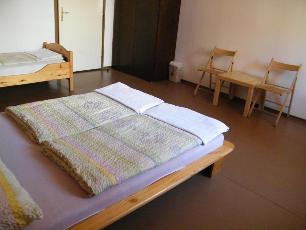 Zrinyi Hostel Boedapest Kamer foto