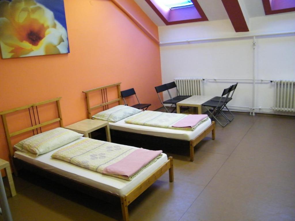 Zrinyi Hostel Boedapest Kamer foto
