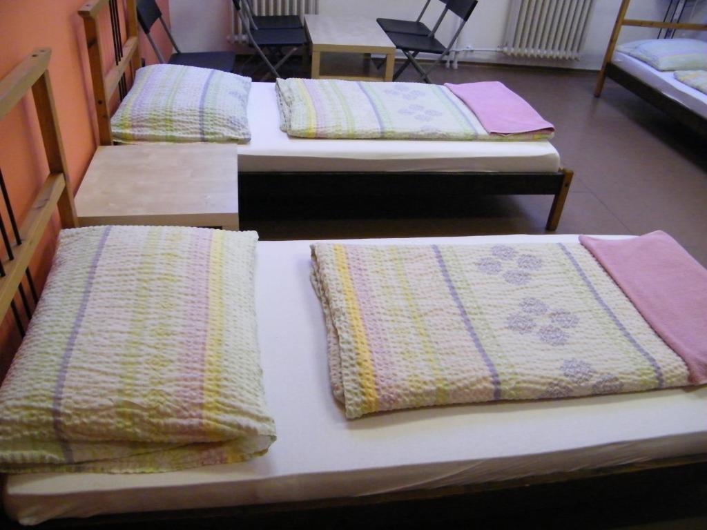 Zrinyi Hostel Boedapest Kamer foto