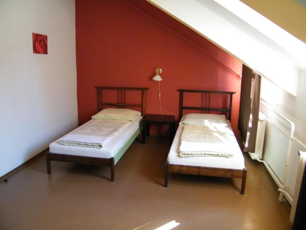 Zrinyi Hostel Boedapest Kamer foto