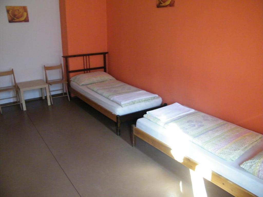 Zrinyi Hostel Boedapest Kamer foto