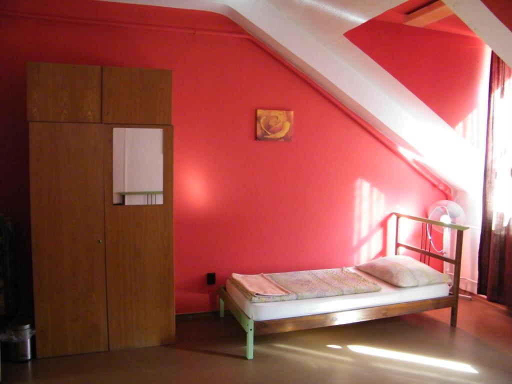 Zrinyi Hostel Boedapest Buitenkant foto