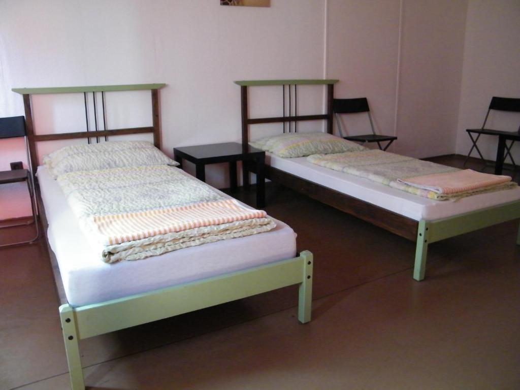 Zrinyi Hostel Boedapest Kamer foto