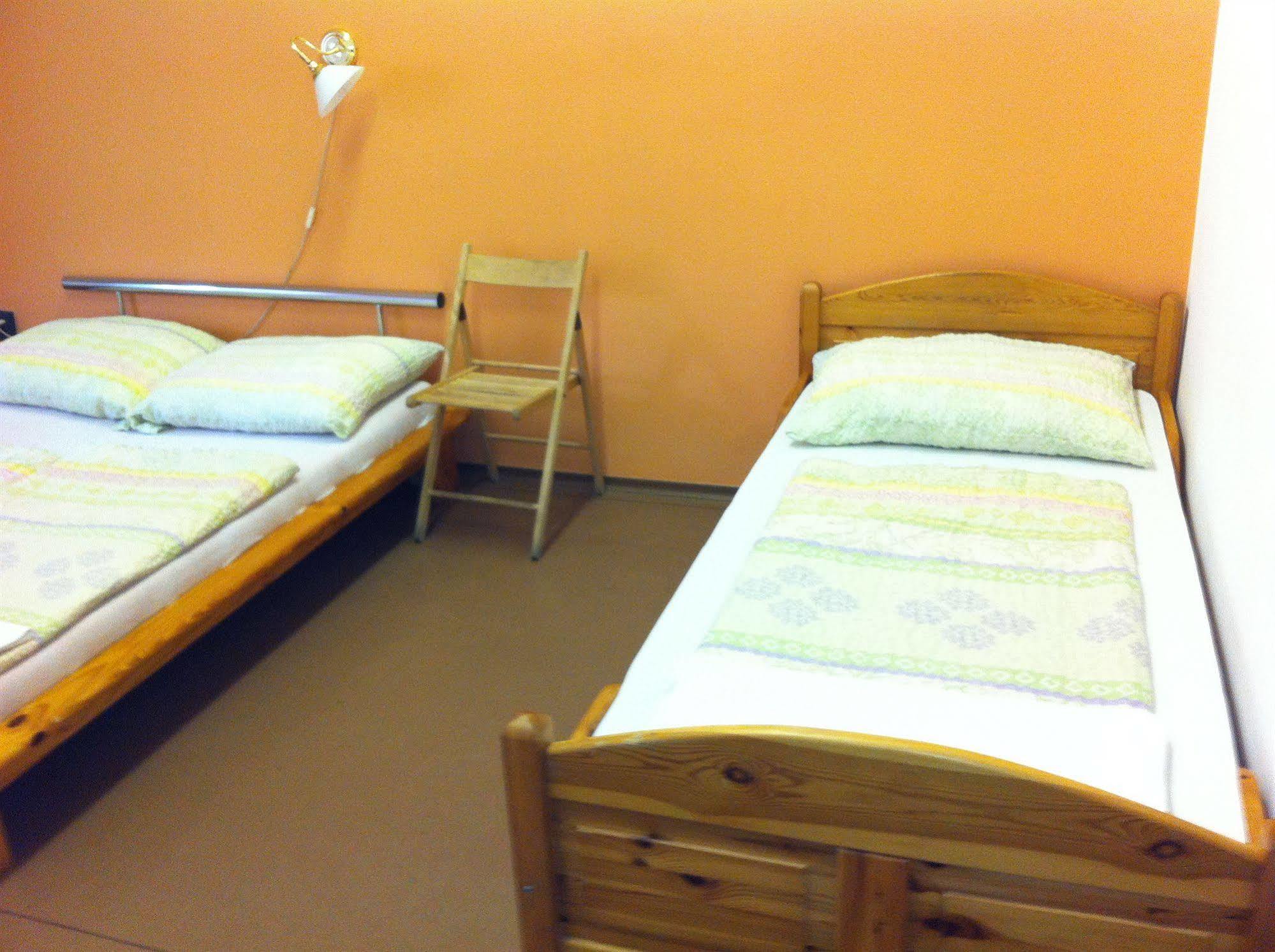 Zrinyi Hostel Boedapest Buitenkant foto